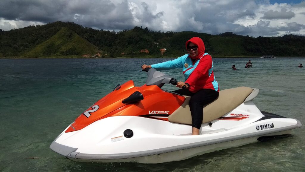 Jet SKy di Pulau Sirandah